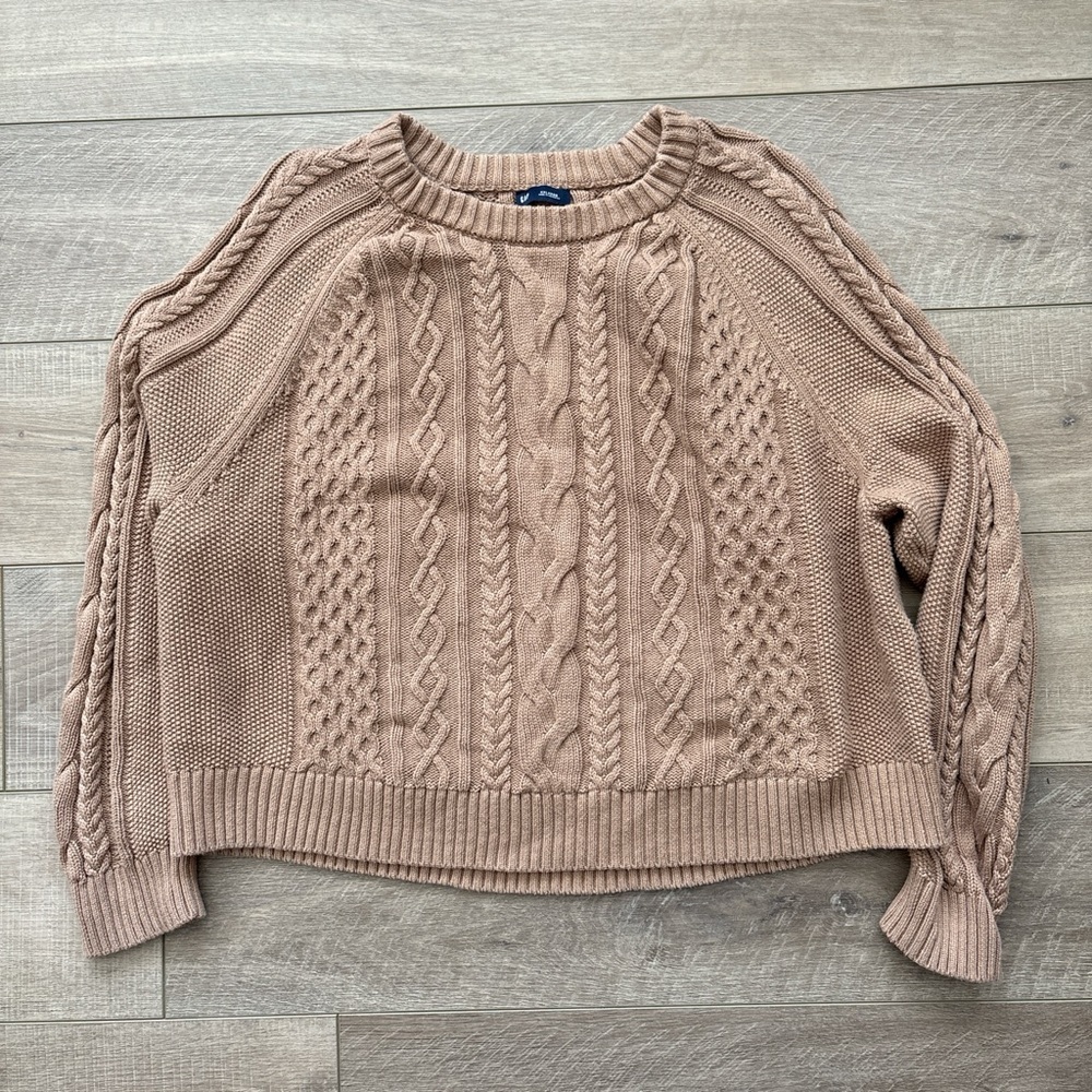 GAP Cable Knit Sweater in Beige